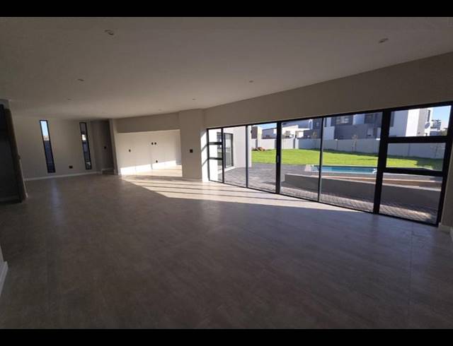 4 BEDROOM HOUSE FOR SALE IN MIDSTREAM HEIGHTS